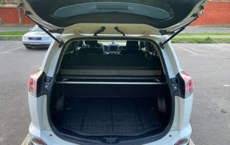 Toyota RAV4, 2017 год, 2 400 000 рублей, 16 фотография