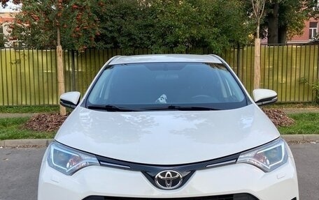 Toyota RAV4, 2017 год, 2 400 000 рублей, 13 фотография