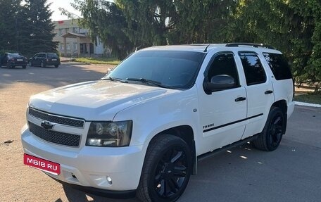 Chevrolet Tahoe III, 2012 год, 2 500 000 рублей, 2 фотография