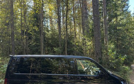 Volkswagen Multivan T6 рестайлинг, 2016 год, 5 000 000 рублей, 2 фотография