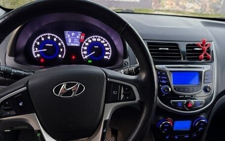 Hyundai Solaris II рестайлинг, 2013 год, 888 000 рублей, 11 фотография