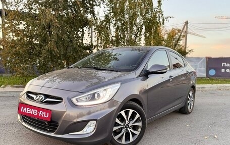 Hyundai Solaris II рестайлинг, 2013 год, 888 000 рублей, 13 фотография