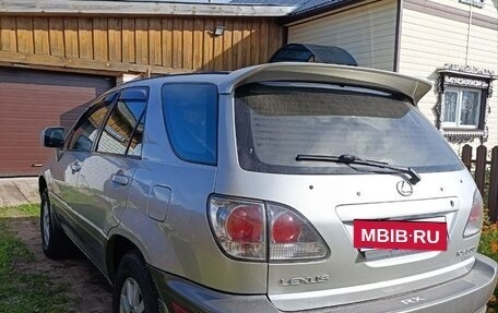 Lexus RX IV рестайлинг, 2000 год, 800 000 рублей, 4 фотография