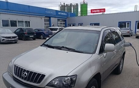 Lexus RX IV рестайлинг, 2000 год, 800 000 рублей, 8 фотография