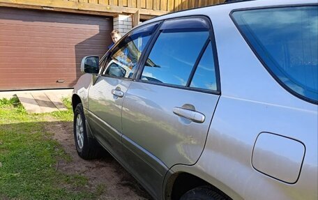 Lexus RX IV рестайлинг, 2000 год, 800 000 рублей, 13 фотография