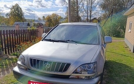 Lexus RX IV рестайлинг, 2000 год, 800 000 рублей, 16 фотография