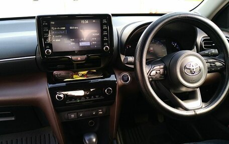 Toyota Yaris Cross, 2021 год, 2 295 000 рублей, 10 фотография