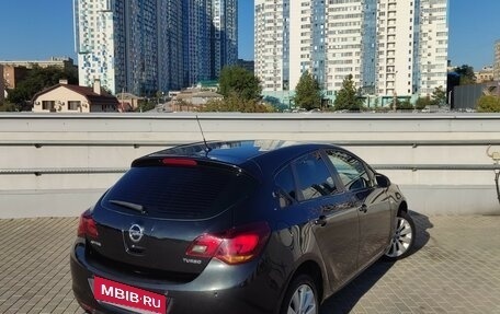 Opel Astra J, 2011 год, 655 000 рублей, 2 фотография