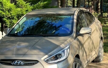 Hyundai Solaris II рестайлинг, 2014 год, 1 400 000 рублей, 1 фотография