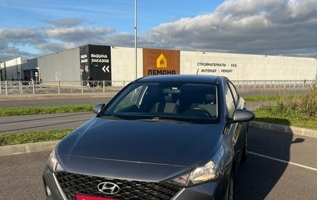Hyundai Solaris II рестайлинг, 2020 год, 1 300 000 рублей, 1 фотография