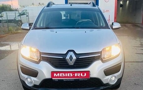 Renault Sandero II рестайлинг, 2018 год, 920 000 рублей, 1 фотография