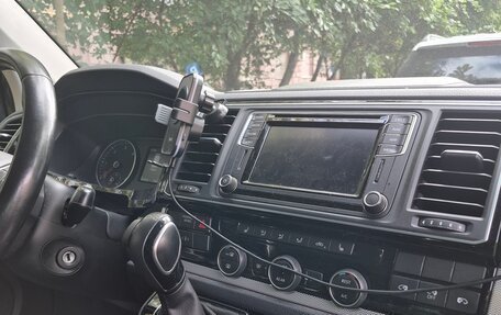 Volkswagen Multivan T6 рестайлинг, 2017 год, 3 200 000 рублей, 6 фотография