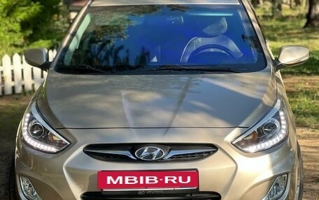 Hyundai Solaris II рестайлинг, 2014 год, 1 400 000 рублей, 3 фотография