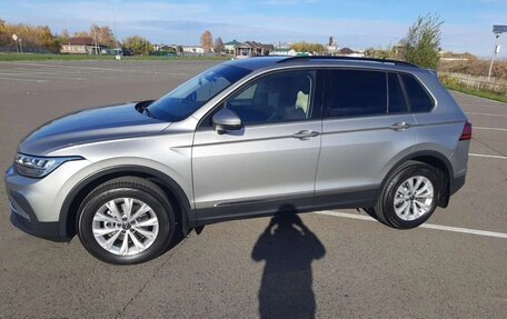 Volkswagen Tiguan II, 2021 год, 3 600 000 рублей, 1 фотография