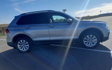 Volkswagen Tiguan II, 2021 год, 3 600 000 рублей, 3 фотография