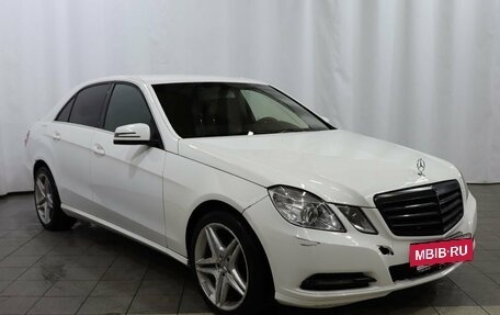 Mercedes-Benz E-Класс, 2012 год, 1 149 000 рублей, 3 фотография