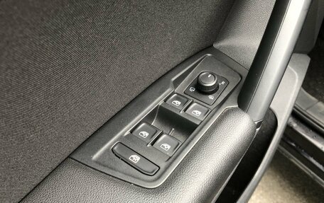 Volkswagen Tiguan II, 2021 год, 2 560 000 рублей, 13 фотография