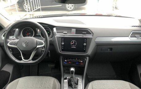 Volkswagen Tiguan II, 2021 год, 2 560 000 рублей, 10 фотография