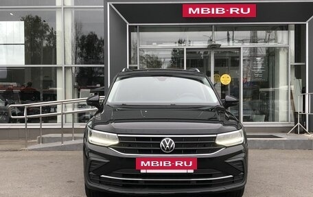 Volkswagen Tiguan II, 2021 год, 2 560 000 рублей, 2 фотография