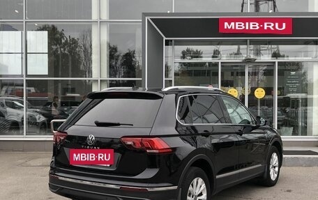 Volkswagen Tiguan II, 2021 год, 2 560 000 рублей, 5 фотография