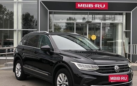 Volkswagen Tiguan II, 2021 год, 2 560 000 рублей, 3 фотография