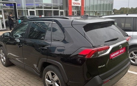 Toyota RAV4, 2020 год, 2 650 000 рублей, 6 фотография