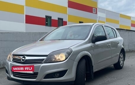 Opel Astra H, 2009 год, 569 000 рублей, 2 фотография