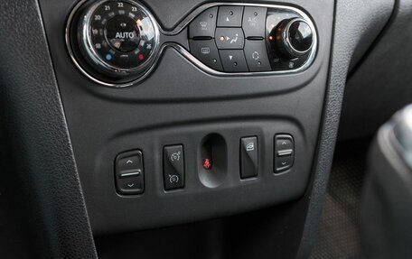 Renault Logan II, 2020 год, 987 000 рублей, 10 фотография