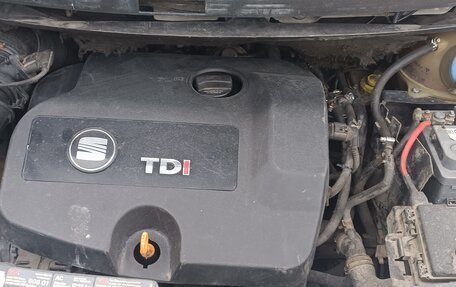 SEAT Alhambra II рестайлинг, 2002 год, 548 000 рублей, 18 фотография