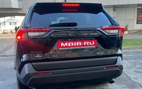 Toyota RAV4, 2022 год, 3 650 000 рублей, 5 фотография