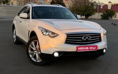 Infiniti QX70, 2014 год, 2 500 000 рублей, 1 фотография