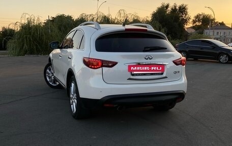 Infiniti QX70, 2014 год, 2 500 000 рублей, 6 фотография