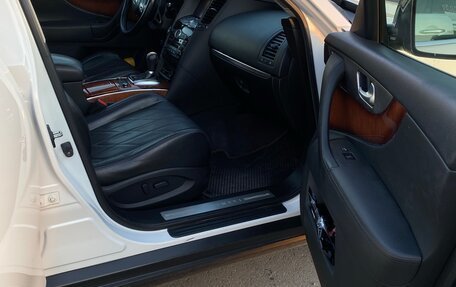 Infiniti QX70, 2014 год, 2 500 000 рублей, 16 фотография