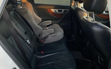 Infiniti QX70, 2014 год, 2 500 000 рублей, 15 фотография