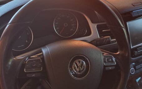 Volkswagen Touareg III, 2012 год, 2 990 000 рублей, 13 фотография