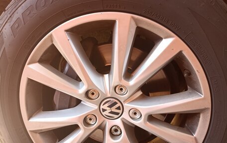 Volkswagen Touareg III, 2012 год, 2 990 000 рублей, 28 фотография