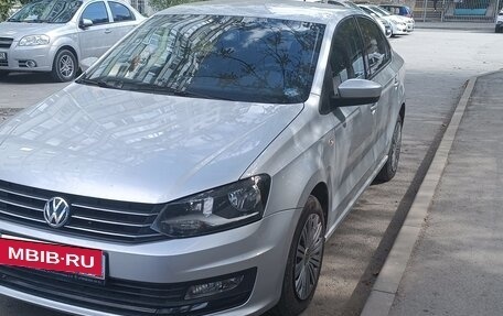 Volkswagen Polo VI (EU Market), 2016 год, 1 300 000 рублей, 2 фотография