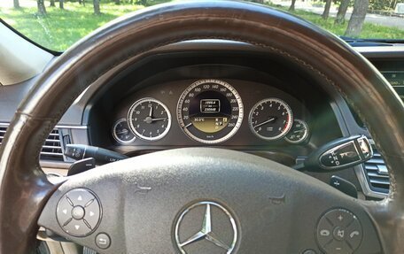 Mercedes-Benz E-Класс, 2011 год, 1 200 000 рублей, 9 фотография
