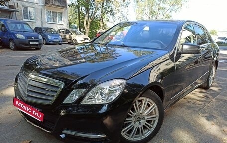 Mercedes-Benz E-Класс, 2011 год, 1 200 000 рублей, 3 фотография