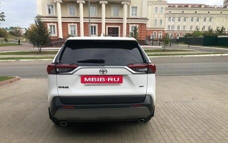 Toyota RAV4, 2020 год, 4 200 000 рублей, 3 фотография