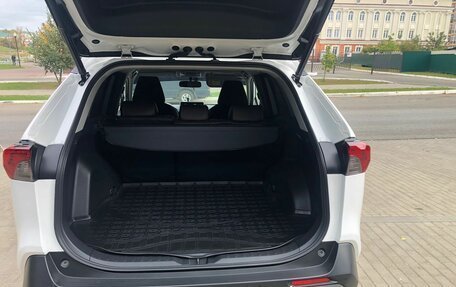 Toyota RAV4, 2020 год, 4 200 000 рублей, 8 фотография