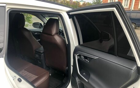 Toyota RAV4, 2020 год, 4 200 000 рублей, 15 фотография