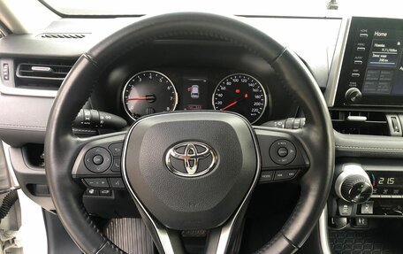 Toyota RAV4, 2020 год, 4 200 000 рублей, 18 фотография