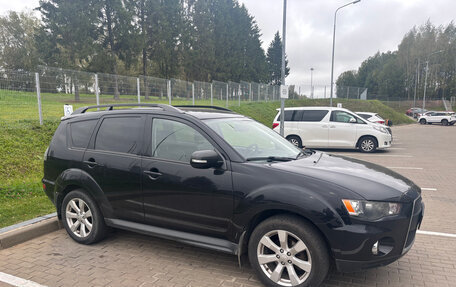 Mitsubishi Outlander III рестайлинг 3, 2011 год, 970 000 рублей, 3 фотография