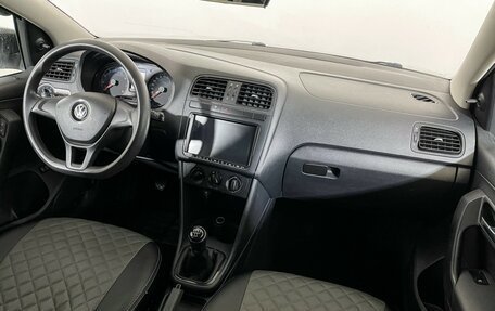 Volkswagen Polo VI (EU Market), 2015 год, 897 000 рублей, 9 фотография