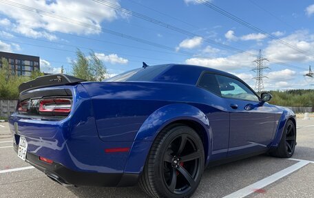 Dodge Challenger III рестайлинг 2, 2022 год, 4 500 000 рублей, 6 фотография