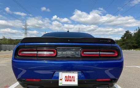 Dodge Challenger III рестайлинг 2, 2022 год, 4 500 000 рублей, 7 фотография