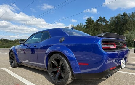 Dodge Challenger III рестайлинг 2, 2022 год, 4 500 000 рублей, 8 фотография