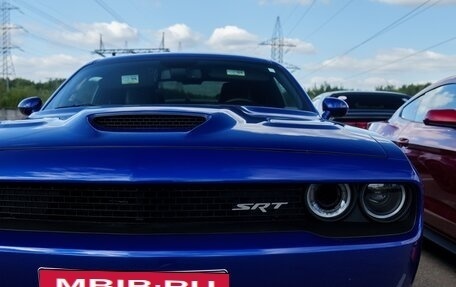 Dodge Challenger III рестайлинг 2, 2022 год, 4 500 000 рублей, 13 фотография