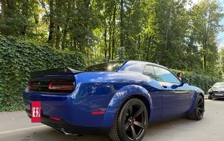 Dodge Challenger III рестайлинг 2, 2022 год, 4 500 000 рублей, 3 фотография
